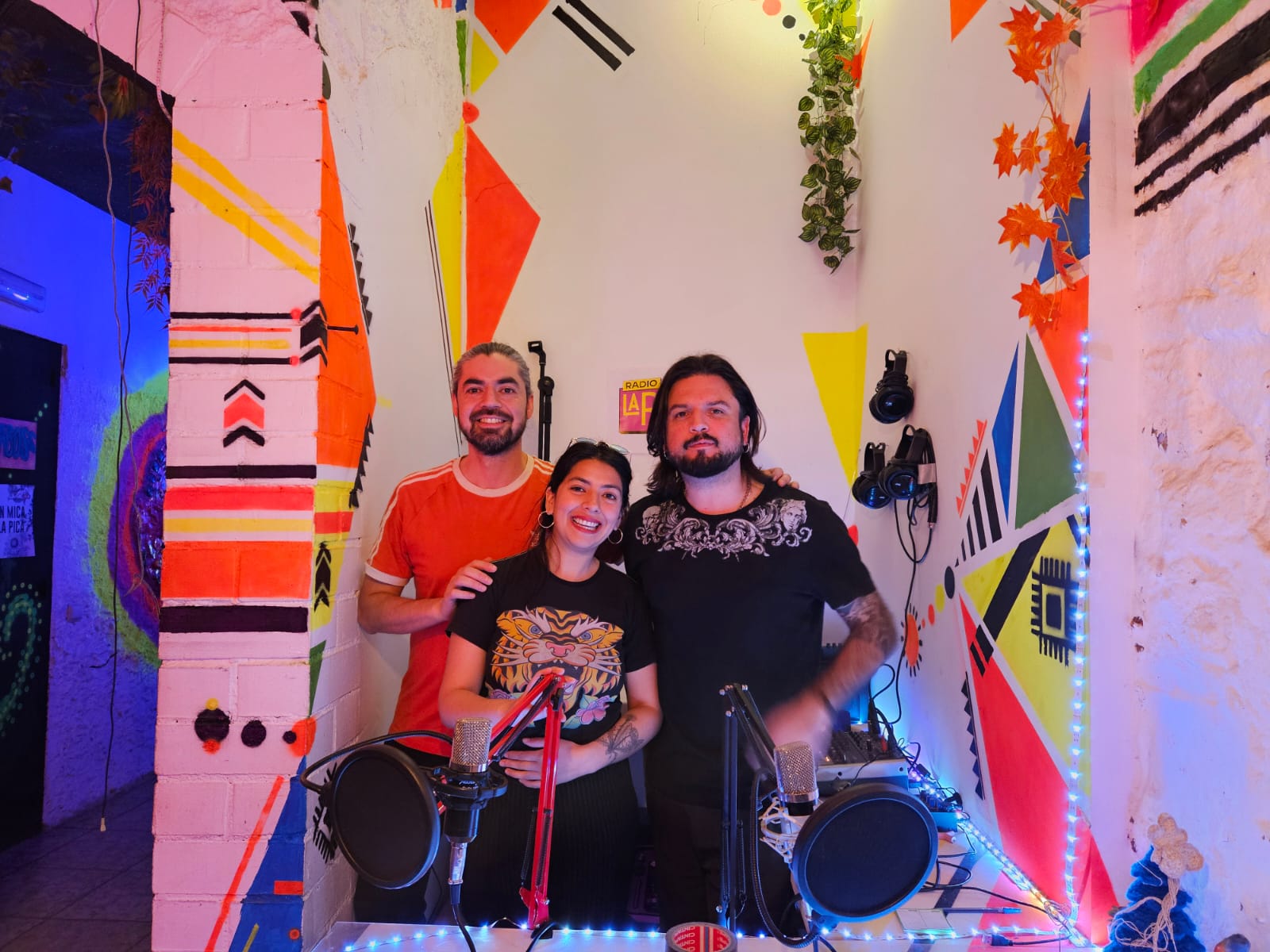 AMUN EN RADIO LA RAIZ / LA RUIDOSA 